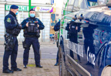 Două amenzi de 3.000 de lei într-o săptămână pentru un bărbat din Arad care nu a respectat carantina. Prima oară a fost prins după ce o prostituată a sunat la 112 din cauză că nu a fost plătită