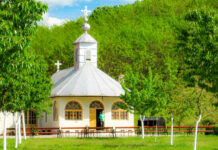 Mănăstirea Feredeu a fost inundată, în urma unei viituri puternice