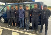 Migranți din Irak și Nepal opriți la frontiera cu Ungaria: șoferii, cercetați pentru trafic de persoane