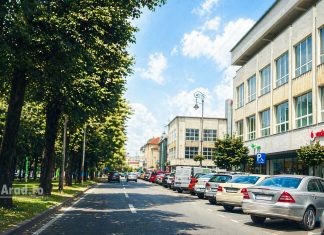 Sistemul de parcare inteligentă din Arad, blocat: senzori instalați, dar nefuncționali