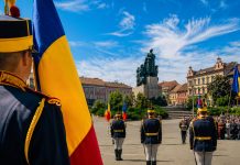 Tripla celebrare de 10 Mai, marcată la Arad prin ceremonii oficiale în Piața Avram Iancu