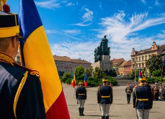 Tripla celebrare de 10 Mai, marcată la Arad prin ceremonii oficiale în Piața Avram Iancu
