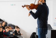 Turneul „Un Stradivarius în școli” ajunge la Arad, la elevii nevăzători de la Liceul „Sfânta Maria”