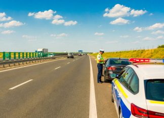 DGA și Parchetul Arad anchetează un agent de poliție acuzat că a încasat bani în locul unei amenzi